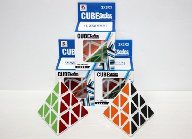 CUBO TIPO RUBICK PIRAMIDE FILOS 3X3X3  120383 