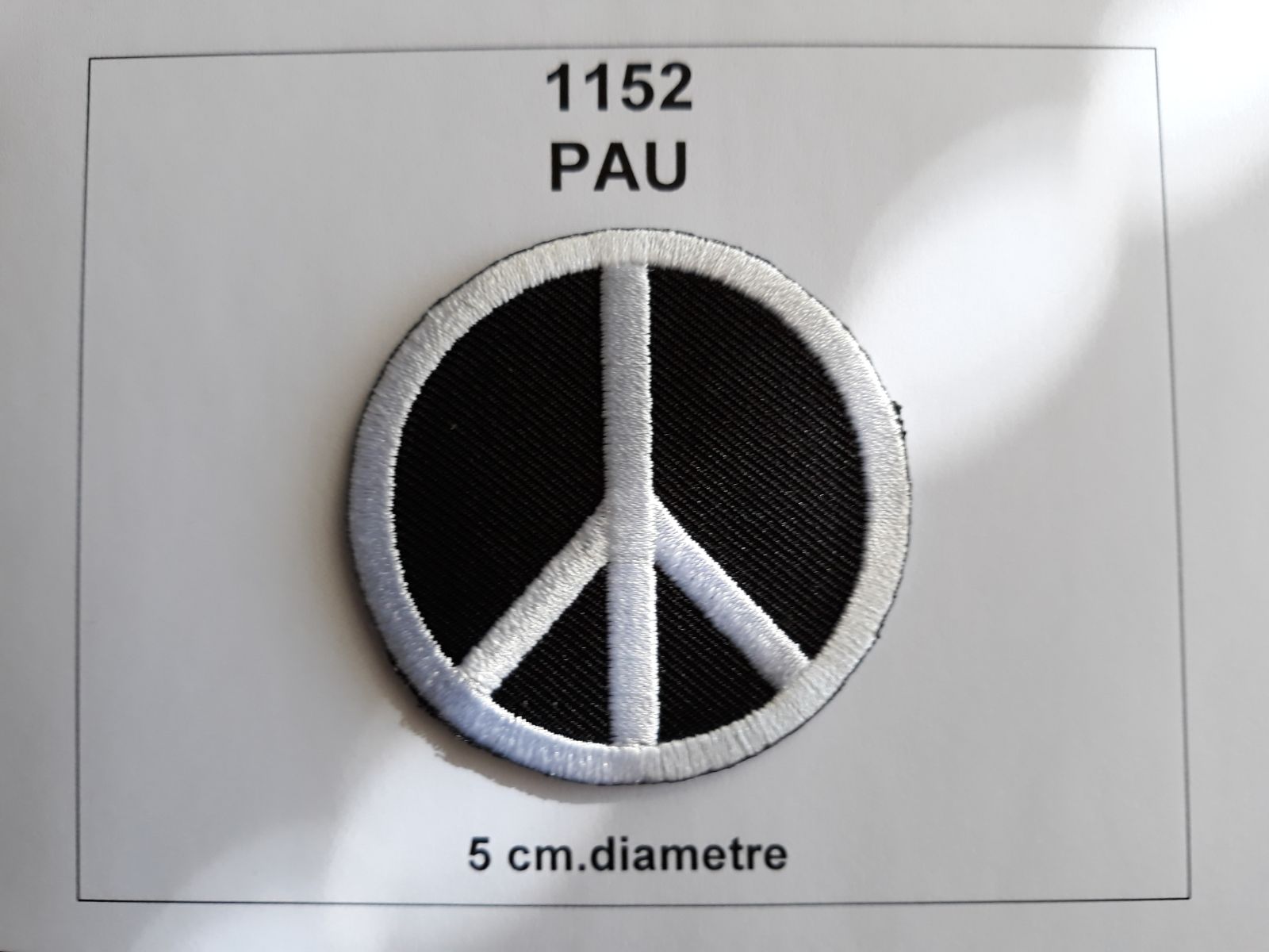 ESCUDO BORDADO  " PAZ "